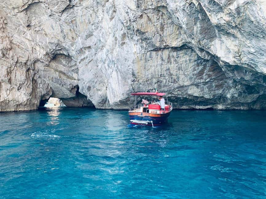 Private Boat tour of one day on a Private Apreamare 10 - Frequently Asked Questions