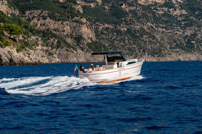 Private Boat Tour To Capri Departing From Positano - Exploring Capri’s Main Attractions from the Water