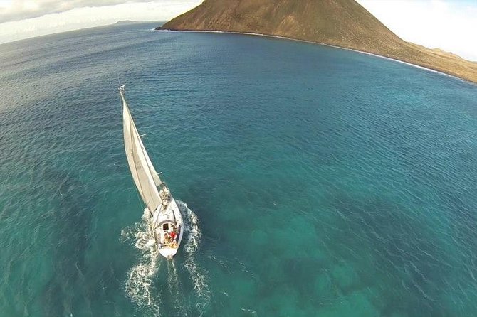 Private Boat Tour to Lobos Island from Corralejo - Exploring Lobos Islands Beach: Playa de la Concha