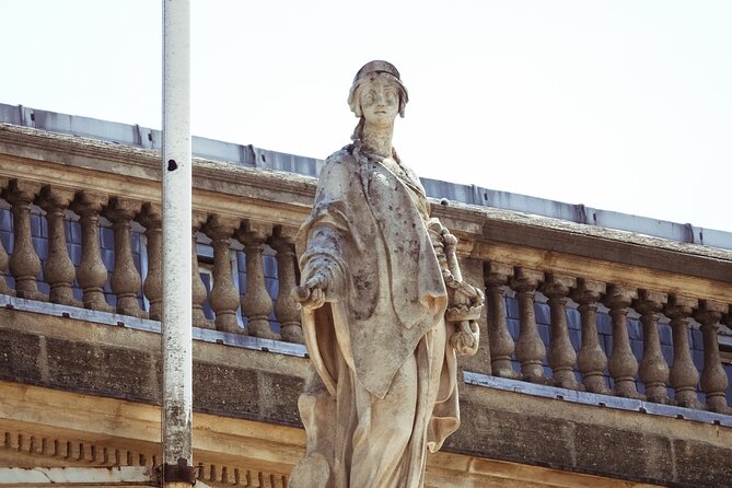 Private Bordeaux History Tour with a glass of Bordeaux wine. - Starting Point at Bordeaux Cathedral (Saint-André)