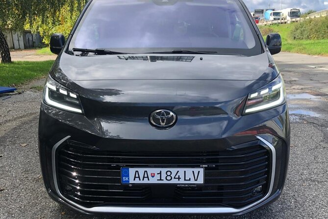 Private Bratislava Tour with Transfer from Vienna to Budapest - Optional Slovakian Lunch or Free Time in Bratislava