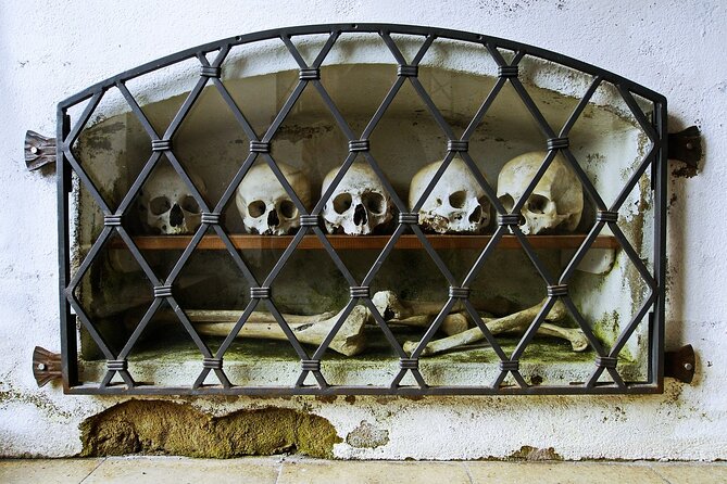 Private Castles and Brewery Day Trip From Prague To Kutna Hora - Visiting the Sedlec Ossuary: The Bone Church