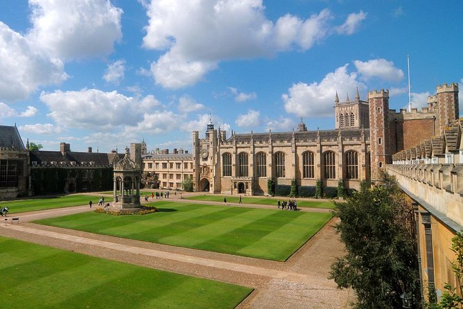 Private Chauffeured Range Rover to Cambridge from London - The Convenience of Hotel Pickup and Drop-off