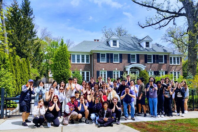 Private Chicago Suburbs Movie Sites Tour - Visiting the "Home Alone" House on Lincoln Avenue