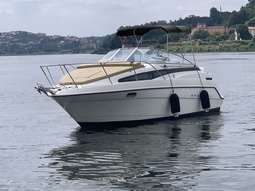 Private Cruise in Rio Douro - 2 hours - Up to 8 Passengers - The Boat: A Restored Bayliner Ciera 24 with Modern Comforts