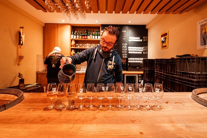 Private: Discover Brussels beer & breweries by a young local (incl. chocolate) - Exploring Historic and Exclusive Beer Bars: T Spinnekopke and Theatre Toon