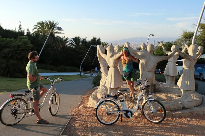 Private Electric Bike Guided Tour in Barcelona - Key Points