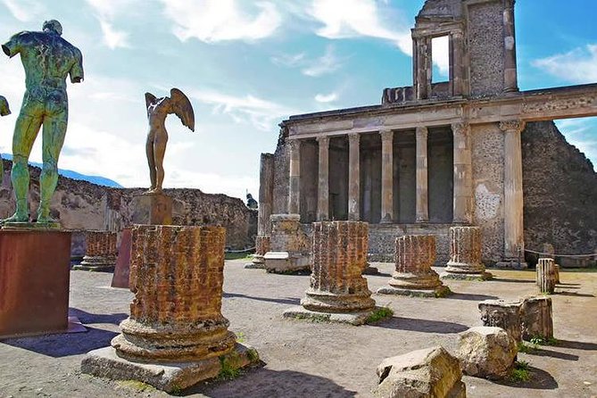 Private Excursion to Pompeii and Amalfi Coast from Naples Cruise Port or Hotel - Visiting Pompeii with a Private Guide