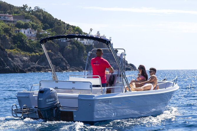Private excursion to the island of Ischia by Conero 6.6m boat - The Conero 6.6m Boat: Compact and Capable