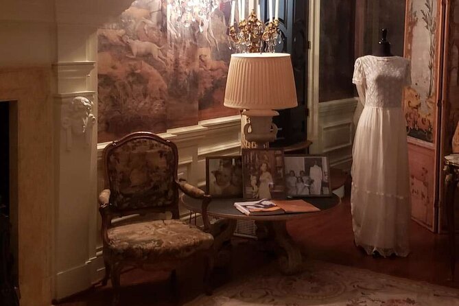 Private Group Tour Atlanta Historical Homes - Savoring Lunch at Swan Coach House