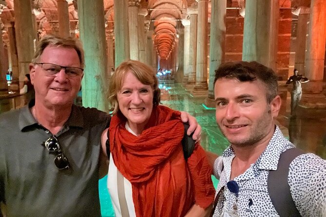 Private Guided Istanbul Old City and Grand Bazaar Tour - Visiting the Blue Mosque: An Iconic Istanbul Landmark