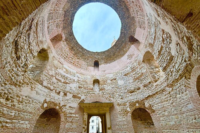Private guided tour of Docletian's palace Split & Trogir by car - Starting Point at Split Sign and Convenient Drop-off