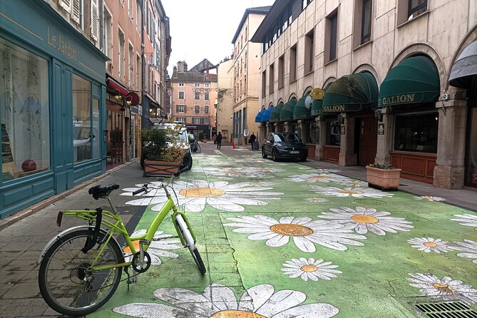 Private guided tour of Macon with your professional guide! - Visiting the Musee des Ursulines for Cultural Context