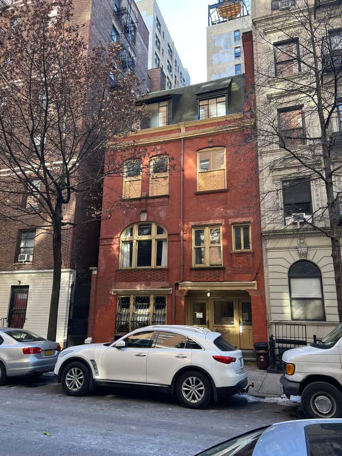 Private Guided Tour Of The Upper West Side - Exploring Humphrey Bogart’s Childhood Home