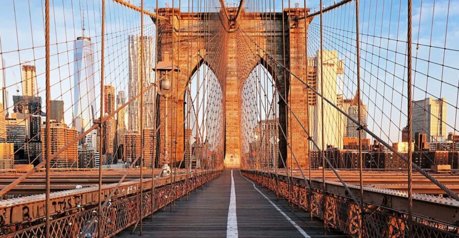 Private Guided Walking Tour of the Brooklyn Bridge and DUMBO - Crossing the Brooklyn Bridge: An Architectural Masterpiece