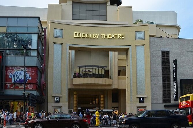 Private Hollywood Celebrity Homes Tour in Beverly Hills - Beverly Hills and Its Luxury Vibe