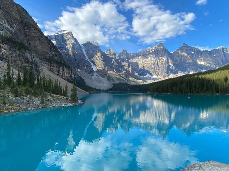 Private Icefields Parkway Tour w/ Lake Louise & Moraine Lake - Starting from Calgary for a Scenic Rockies Journey