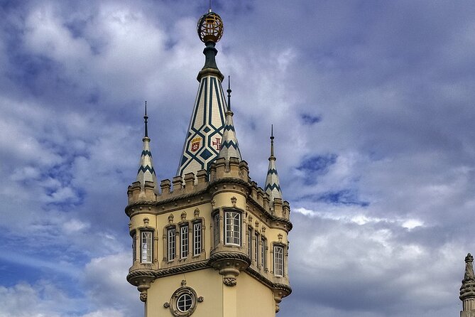 Private JEEP UMM Tour in Sintra - Visiting the Park and National Palace of Pena