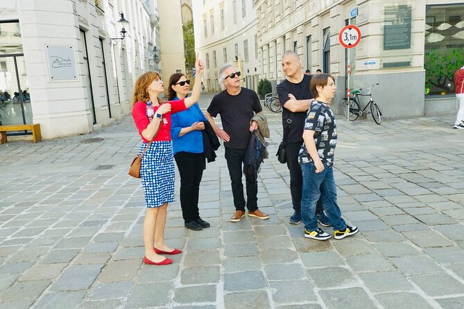 Private Jewish Museums and Jewish Quarter Tour Vienna - Visiting the Jewish Museum Dorotheergasse and Its Artifacts