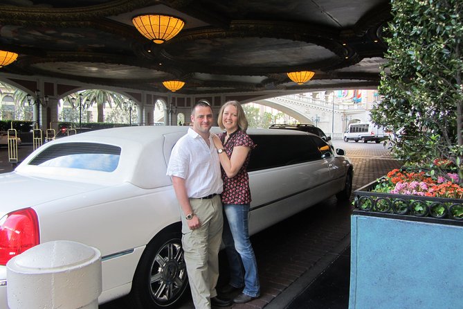 Private Las Vegas Hotel to Airport Luxury Limousine Transfer - Vehicle Features and Capacity