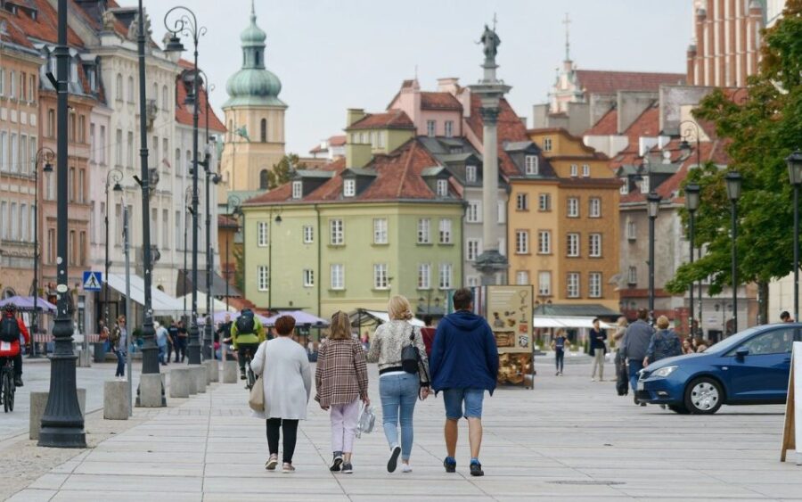 Private Legendary Warsaw Walking Tour - Explore Warsaw’s Iconic Old Town and Castle Square