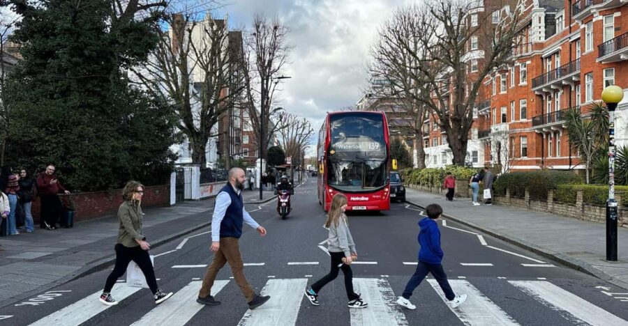 Private London Beatles Taxi Tour with Local Guide - Starting in Central London with Abbey Road