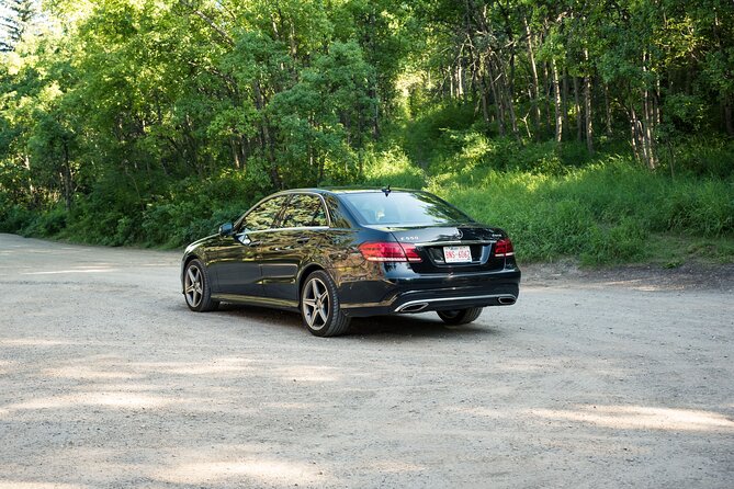 Private Luxury Calgary - Banff / Lake Louise Area 1 Way Transfer - Flexible Pick-Up and Drop-Off Locations in Calgary