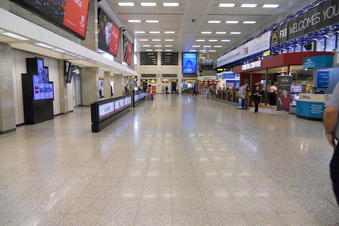 Private Malta Airport Taxi to Sliema/St Julians/Gzira or Valletta - Precise Arrival Meet and Greet at Malta Airport