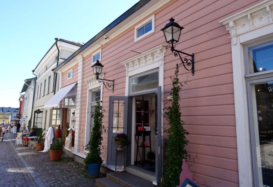 Private National Park and Porvoo Old Town tour from Helsinki - Starting in Helsinki and Visiting a Finnish National Park