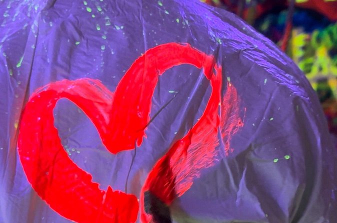 Private Neon Light Shooting and Spinning Art Class in LA - How the Neon Light Shooting Works and What to Expect