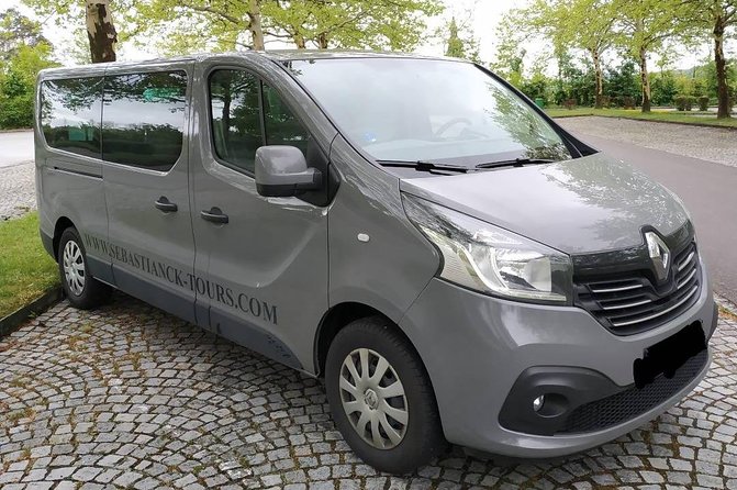 Private One-Way Sightseeing Transfer from Prague to Vienna via Cesky Krumlov - Exploring Cesky Krumlov Castle and UNESCO Town