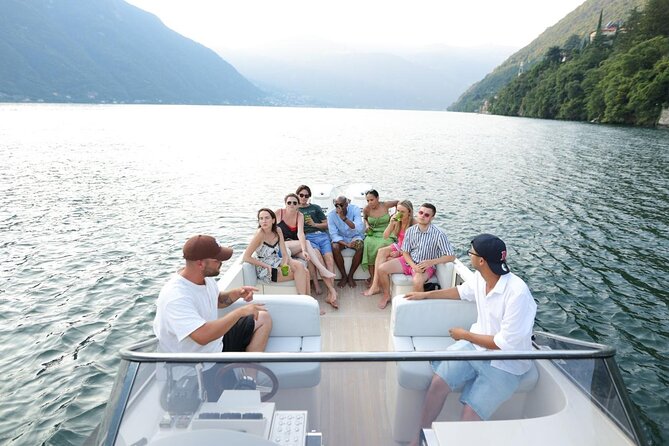 Private Open Bar Tour with Luxury Boat on Lake Como 2H 4H - The Modern 33-Foot Boat: Style and Safety