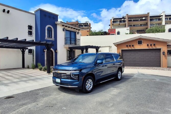 Private or Luxury One Way Transfer Airport Los Cabos SJD CSL - Inside the Luxury Vehicles: Comfort and Convenience