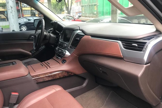 Private Or Shared Airport Transfers - Traveling in Style: VIP Vehicles in Cabo