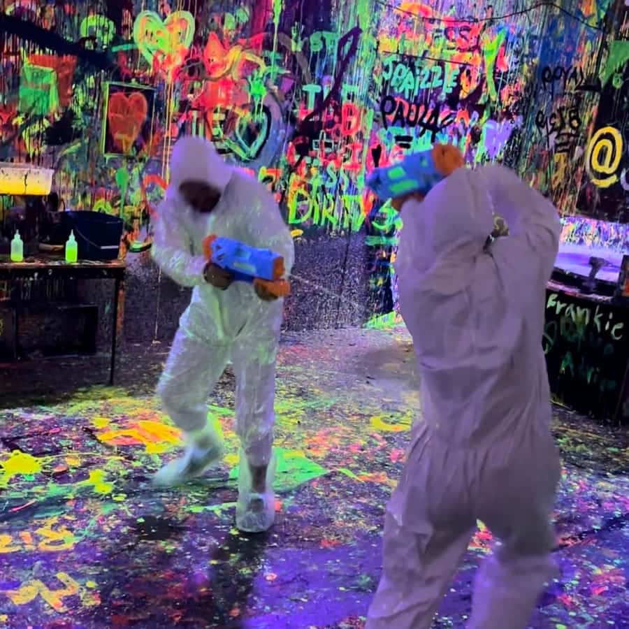 Private Paint Therapy Experience in NY (Neon Light) - Painting on Walls and Floors with Neon Paint