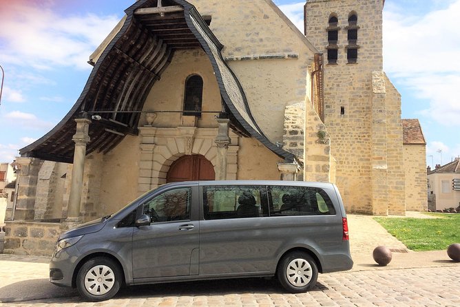 Private Paris Airport Layover with English speaking Driver - Exploring Notre-Dame de Paris in a Short Stop