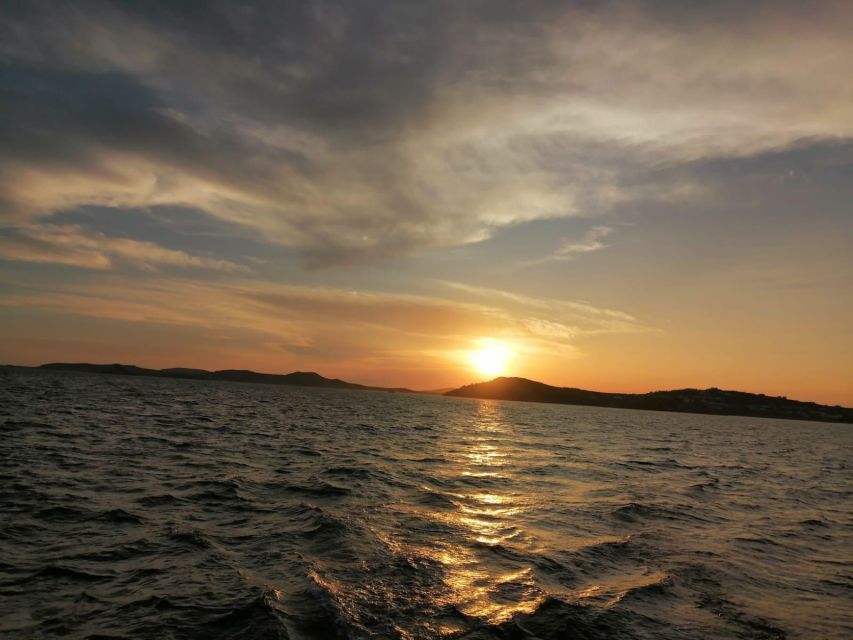 Private Party - Catamaran (Paranga Beach) - The Unique Setting of Paranga Beach in Mykonos