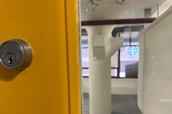 Private Phone Photography Adventure in Old Town Alexandria VA - Exploring King Street with a Focus on Composition