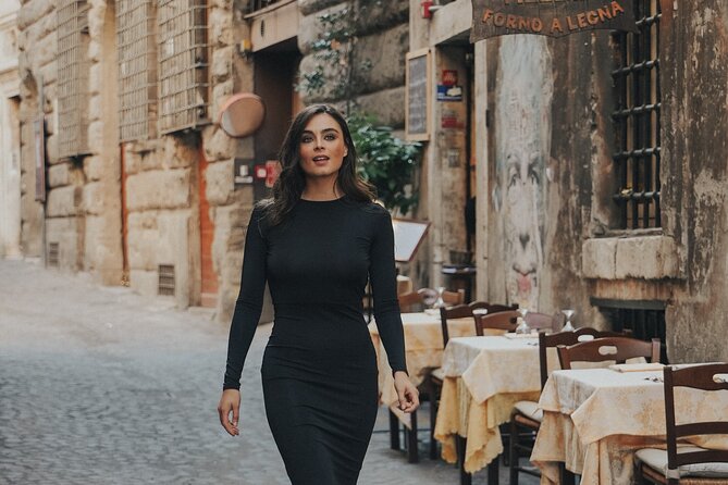 Private Photo Shoot in Sunny Rome - Walking Through the Roman Forum for Authentic Shots