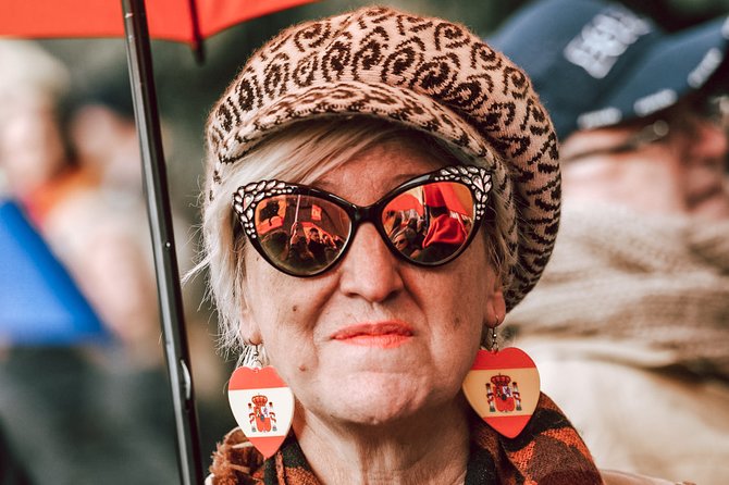 Private Photography Tour in Madrid with Personal Guide and Photographer - Visiting the Temple of Debod