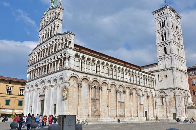 Private Pisa & Lucca Day Tour from Florence - Pickup and Transportation from Florence