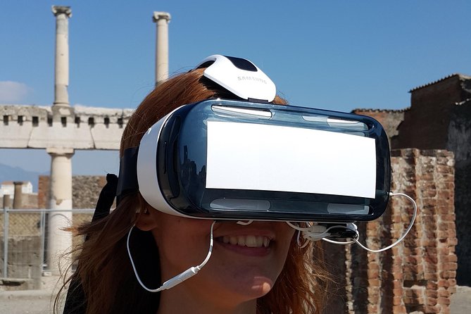 Private Pompeii Tour with 3D Virtual Reality Headset - Tour Assistant Only - Virtual Reality Headsets Bring Pompeii to Life
