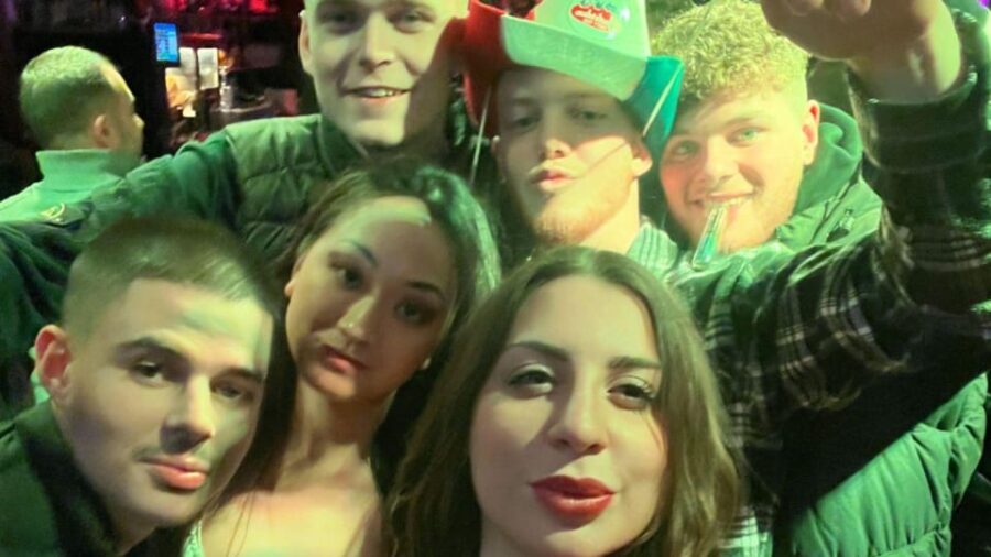 Private Red Light Tour City Center with Beer Maid Guide - Dance Shows and Group Activities in the Bars