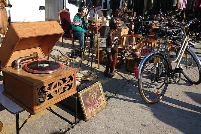 Private-Red Patrol Bucharest Flea Market Tour with a Romanian car - Visiting Bazarul cu Amintiri: One of Bucharest’s Largest Flea Markets
