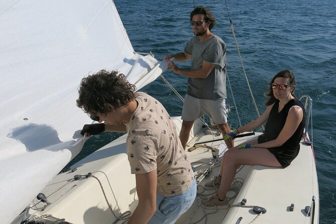 Private sailing cruise on Lake Geneva from Geneva - The Thrill of Passing Through the Geneva Water Jet