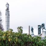 Private sightseeing in a Volvo XC 90 All inclusive museum/guiding - Visit the Iconic Holmenkollen Ski Museum