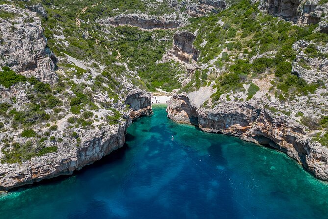 Private speedboat custome-made tour / from Trogir and Split - The Skipper: Your Expert Guide on the Water