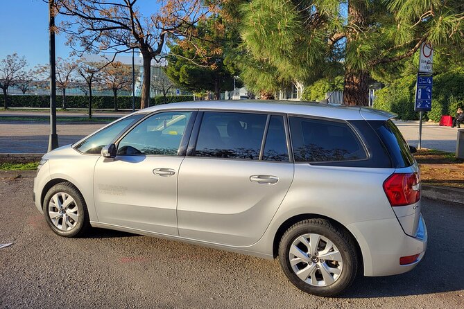 Private taxi transfer from Split to Split airport - Seamless Pickup from Diverse Locations in Split