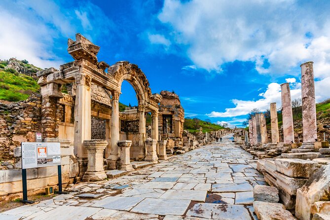 Private Tour for Cruisers : Ephesus Ancient City & Temple of Artemis - How the Tour Starts: Meeting Point at Kusadasi Port