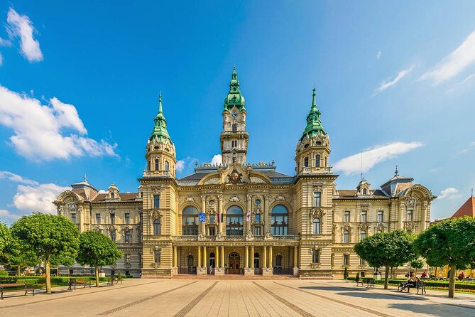 Private Tour from Budapest to Prague Sightseeing - Exploring Lednice Palace and Its UNESCO Gardens